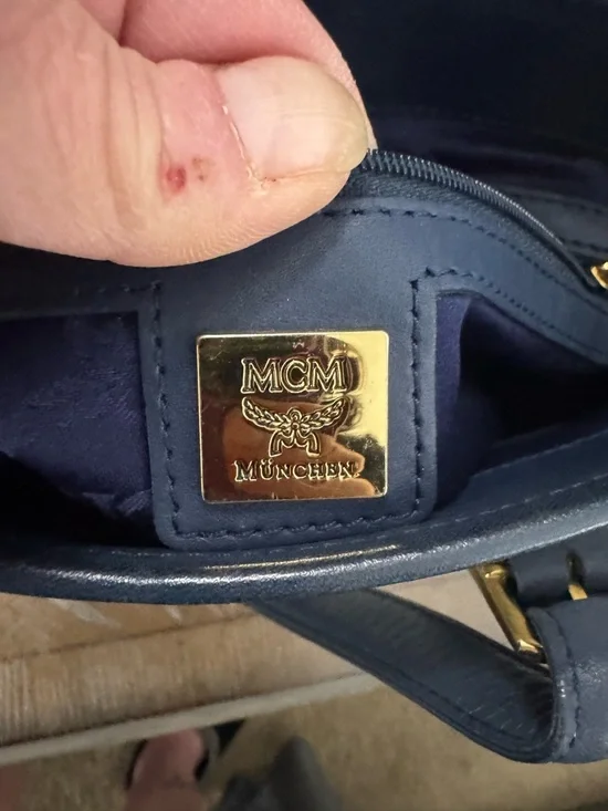 MCM White Leather Bucket Bag Logo Tote with Navy Leather Trim & Gold Plaque - Picture 11 of 15